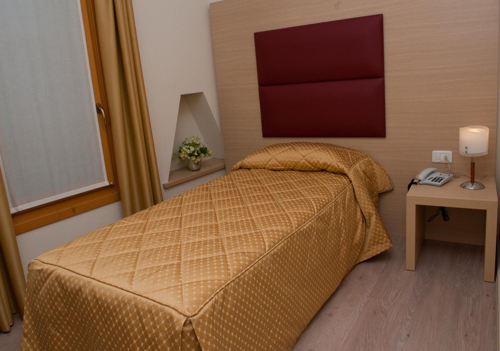 Hotel Villa Maternini Vazzola Room photo