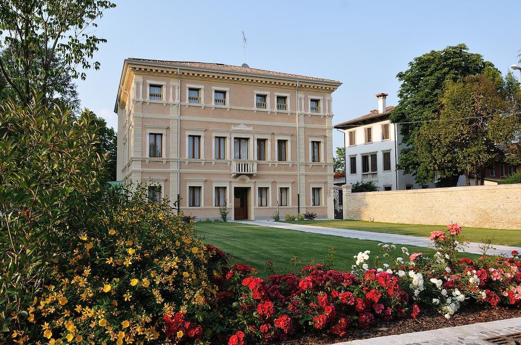 Hotel Villa Maternini Vazzola Exterior photo