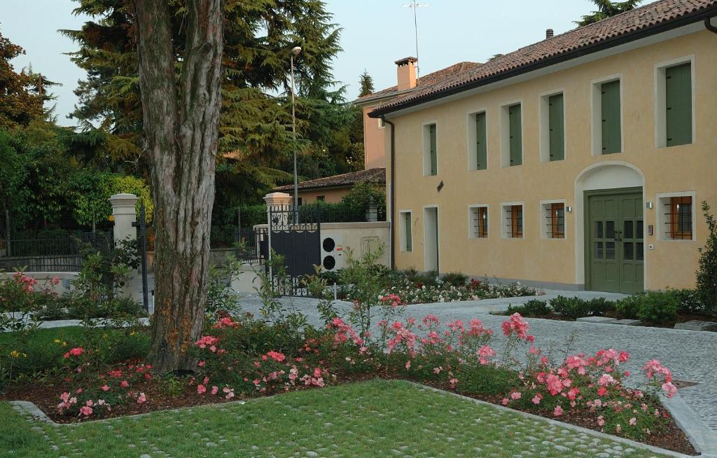 Hotel Villa Maternini Vazzola Exterior photo