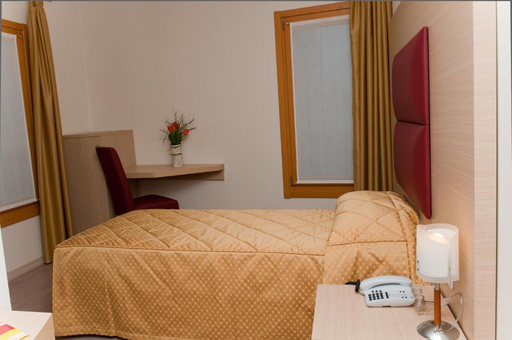 Hotel Villa Maternini Vazzola Room photo